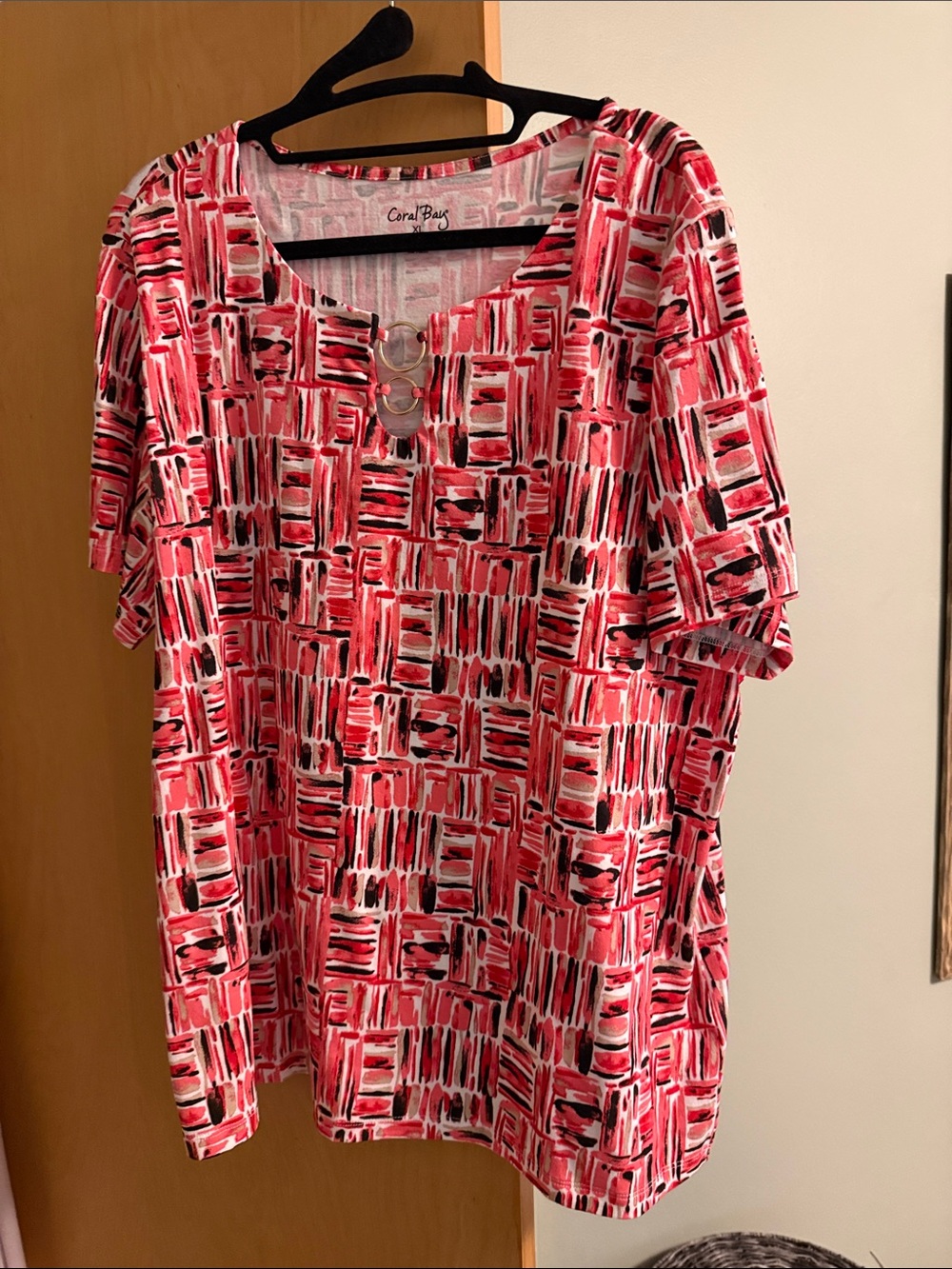 Coral Bay Red and Black Abstract Print Short Sleeve Top with Ring Detail